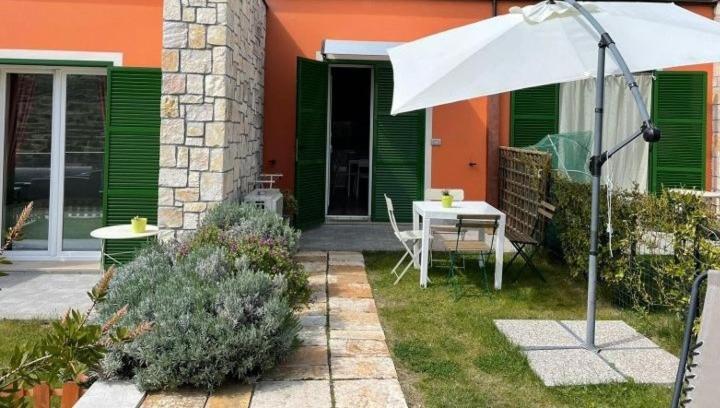 Casaluna Lägenhet Ventimiglia Exteriör bild